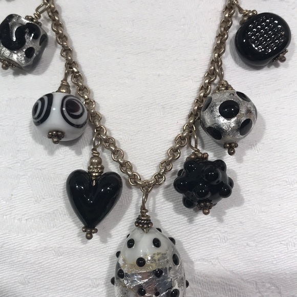 Artisan Glass bead necklace in black and white - Picture 16 of 16